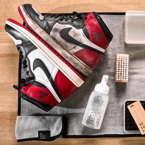 SOLUCIÓN LIMPIADORA DE ESPUMA PARA ZAPATILLAS Y GORROS OXICLEAN